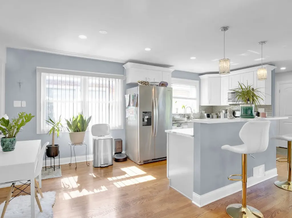 4339 West 83rd Street Chicago IL 60652