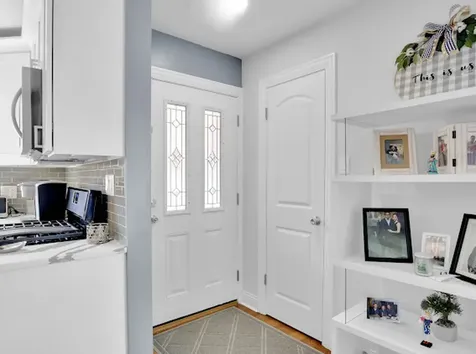 4339 West 83rd Street Chicago IL 60652