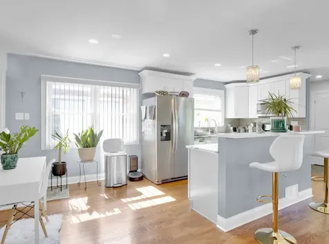 4339 West 83rd Street Chicago IL 60652