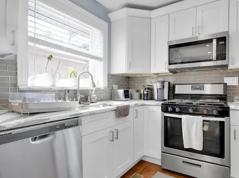 4339 West 83rd Street Chicago IL 60652