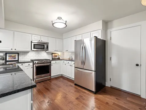 1572 West Ethans Glen Drive Palatine IL 60067