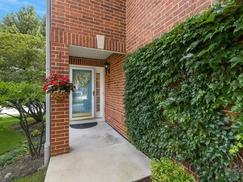 1572 West Ethans Glen Drive Palatine IL 60067