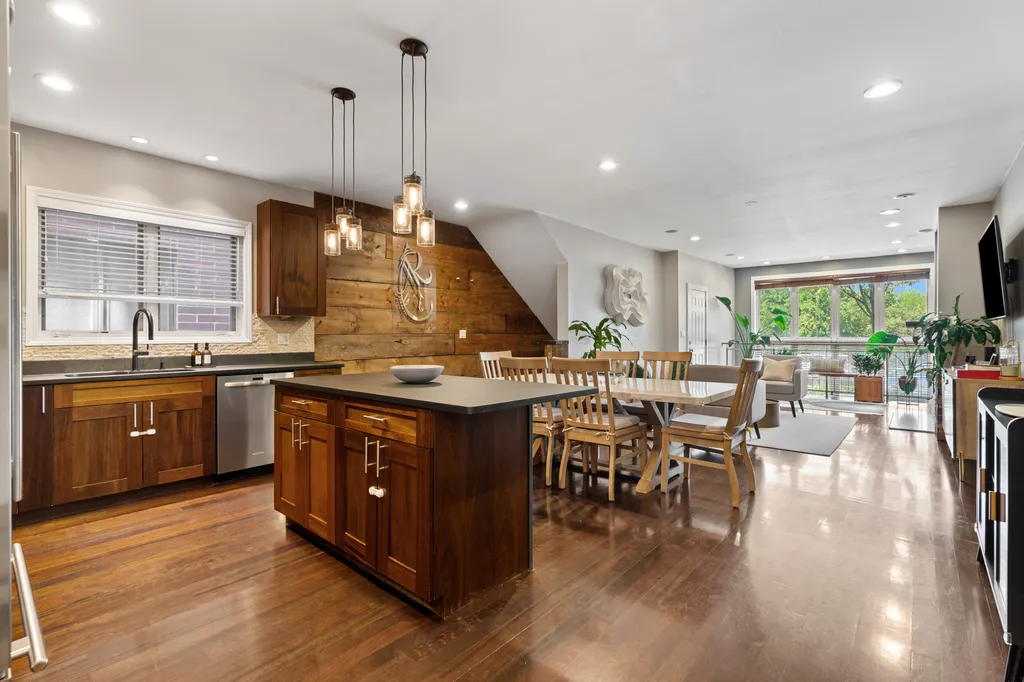 1461 West Grand Avenue Chicago IL 60642