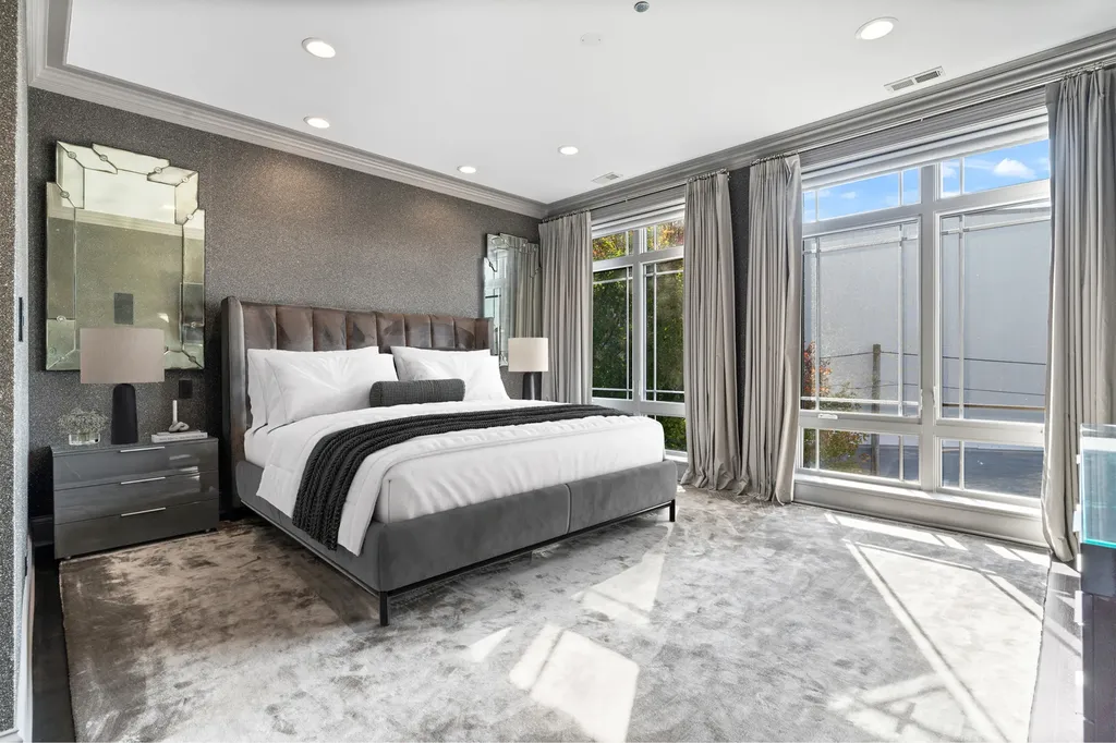 1634 West Surf Street Chicago IL 60657