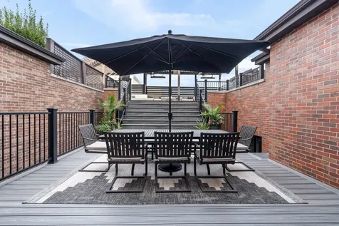 1634 West Surf Street Chicago IL 60657