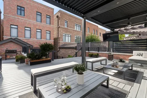 1634 West Surf Street Chicago IL 60657