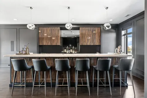 1634 West Surf Street Chicago IL 60657