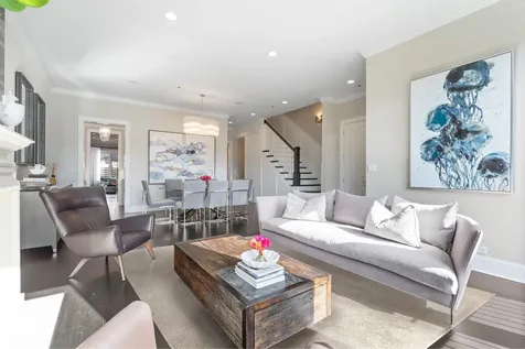 1634 West Surf Street Chicago IL 60657