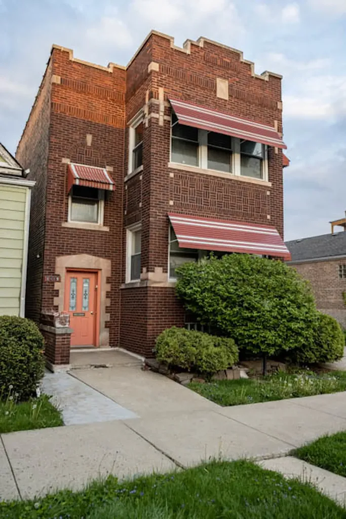 8419 South Maryland Avenue Chicago IL 60619