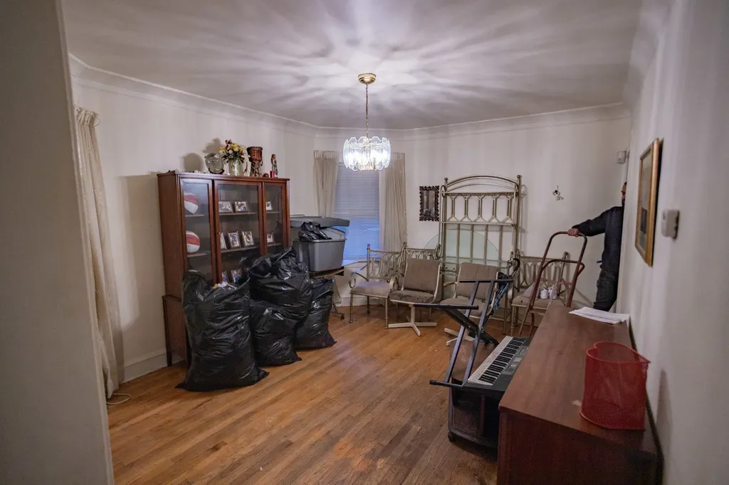 8419 South Maryland Avenue Chicago IL 60619