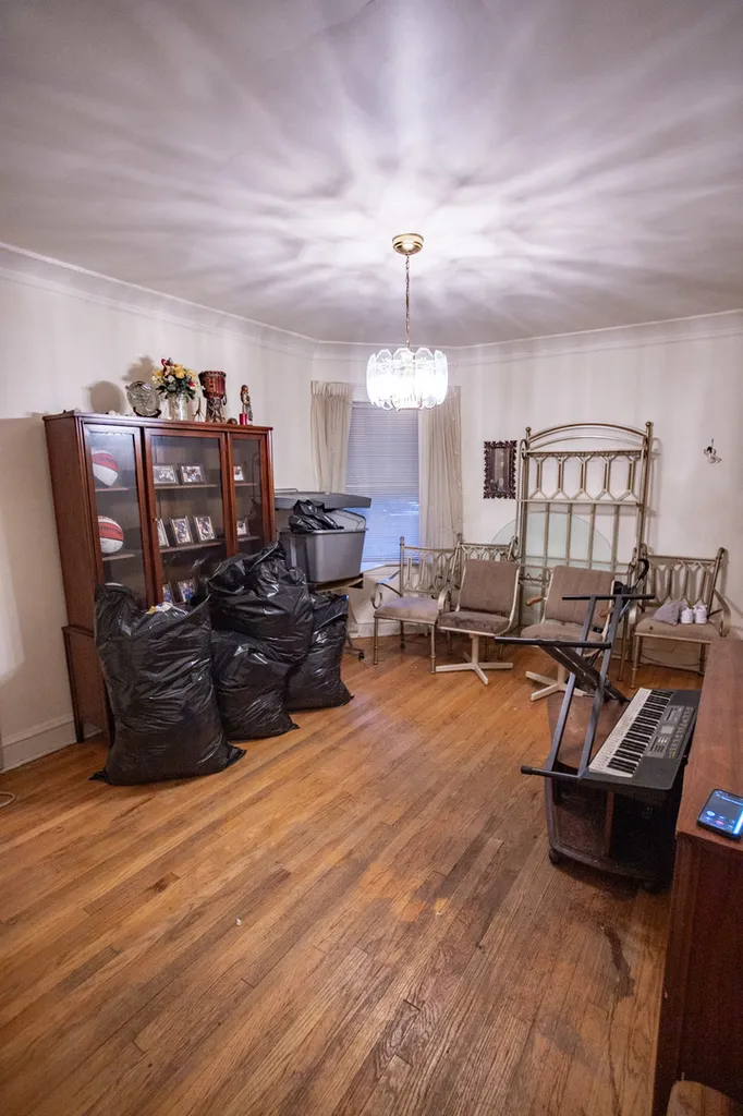 8419 South Maryland Avenue Chicago IL 60619