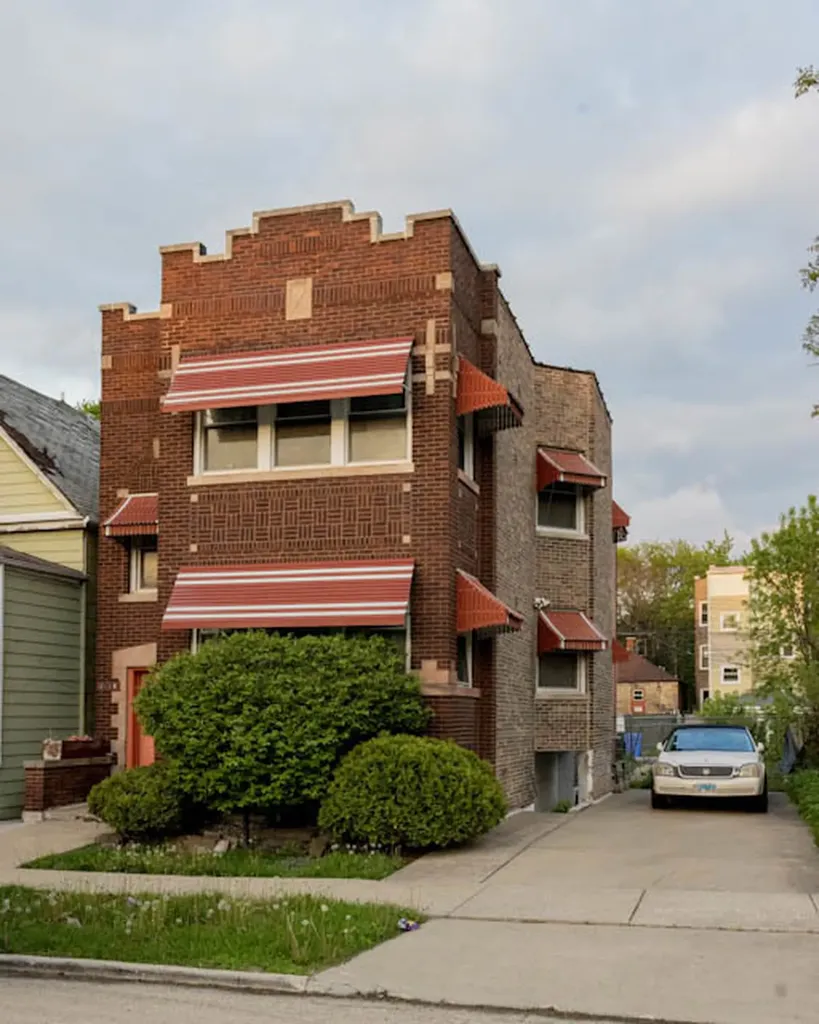8419 South Maryland Avenue Chicago IL 60619