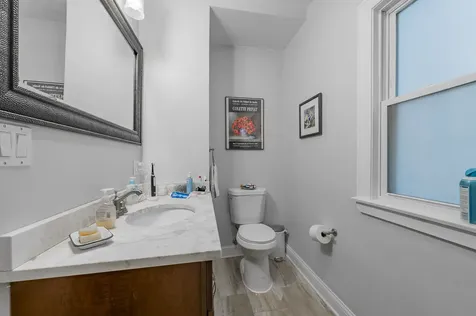 2127 North Clark Street Chicago IL 60614