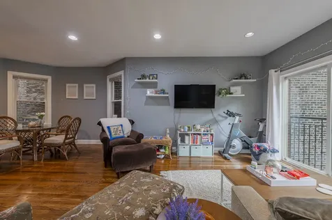 2127 North Clark Street Chicago IL 60614