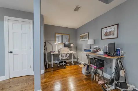 2127 North Clark Street Chicago IL 60614