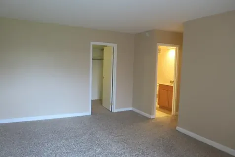 1605 East Central Road Arlington Heights IL 60005