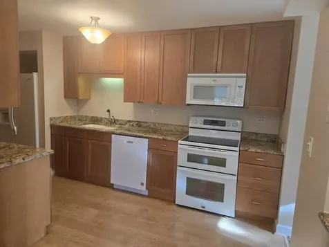 1605 East Central Road Arlington Heights IL 60005