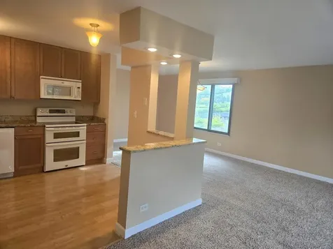 1605 East Central Road Arlington Heights IL 60005