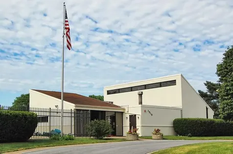 1605 East Central Road Arlington Heights IL 60005