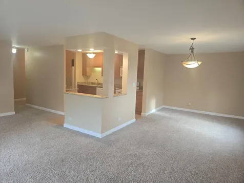 1605 East Central Road Arlington Heights IL 60005
