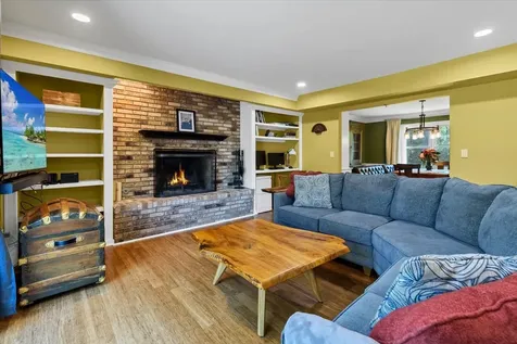 2135 Hamilton Drive West Dundee IL 60118