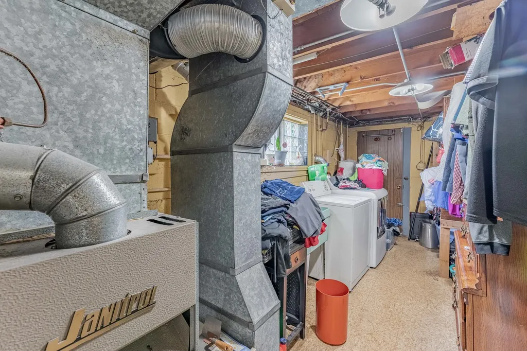 433 East Cherry Hill Drive Addison IL 60101