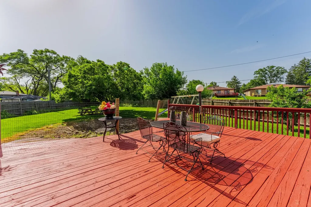 433 East Cherry Hill Drive Addison IL 60101