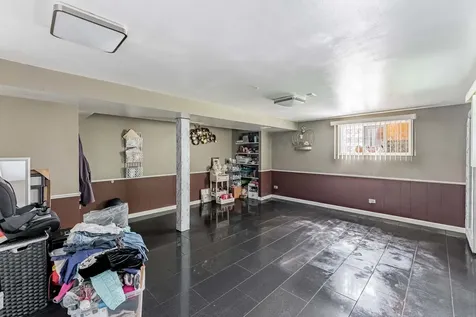 433 East Cherry Hill Drive Addison IL 60101
