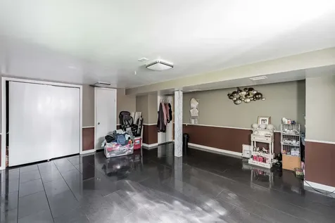 433 East Cherry Hill Drive Addison IL 60101