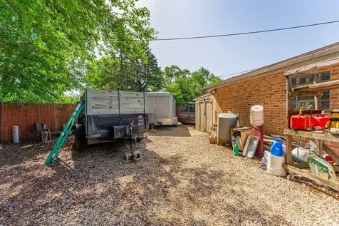 433 East Cherry Hill Drive Addison IL 60101