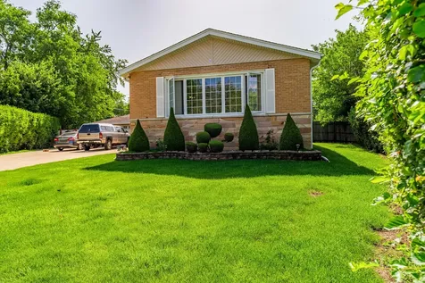 433 East Cherry Hill Drive Addison IL 60101