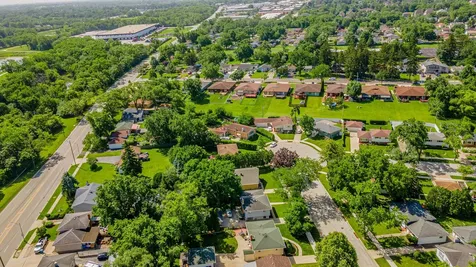 433 East Cherry Hill Drive Addison IL 60101