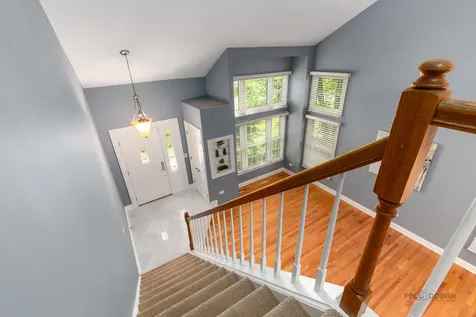 228 Southridge Drive Gurnee IL 60031