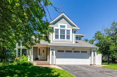 228 Southridge Drive Gurnee IL 60031