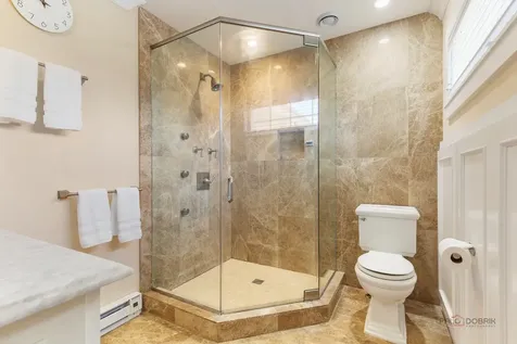 228 Southridge Drive Gurnee IL 60031