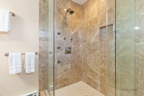 228 Southridge Drive Gurnee IL 60031