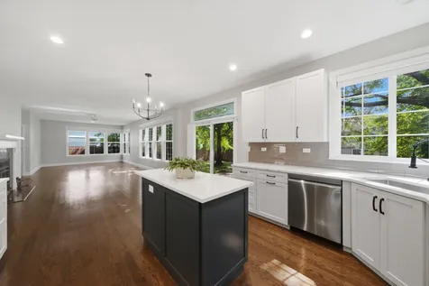 259 Pembrook Lane Mundelein IL 60060