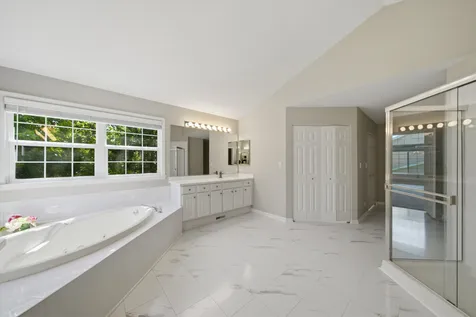 259 Pembrook Lane Mundelein IL 60060