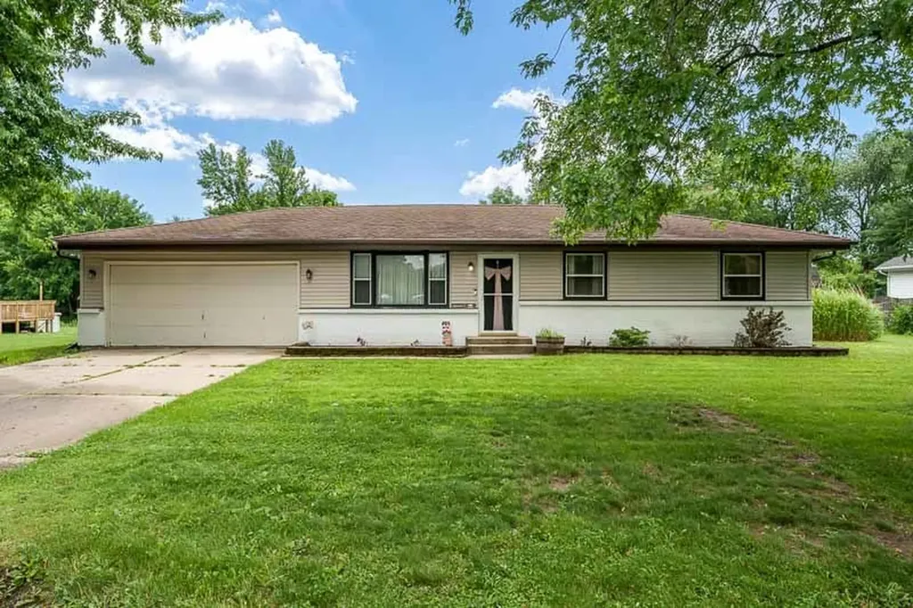 819 Greglynn Street Machesney Park IL 61115