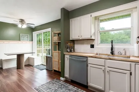 819 Greglynn Street Machesney Park IL 61115