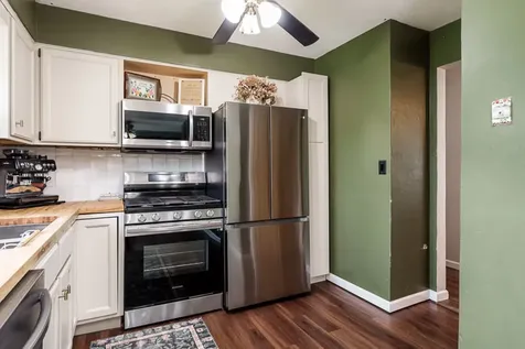 819 Greglynn Street Machesney Park IL 61115