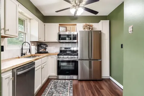 819 Greglynn Street Machesney Park IL 61115