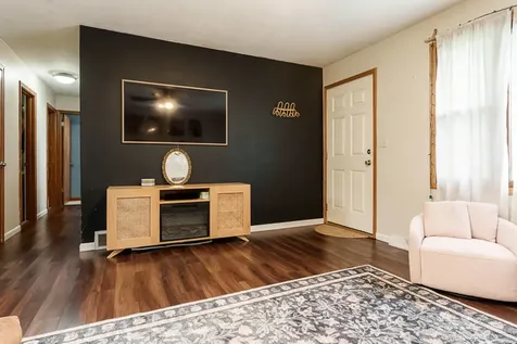 819 Greglynn Street Machesney Park IL 61115
