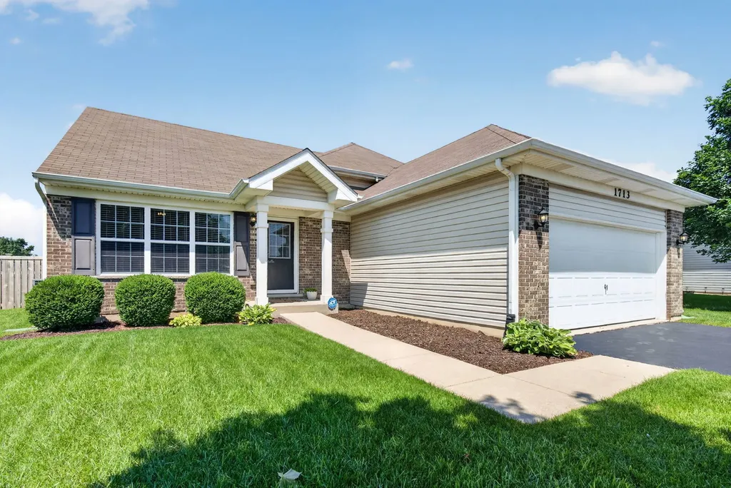 1713 Aaron Lane Joliet IL 60431