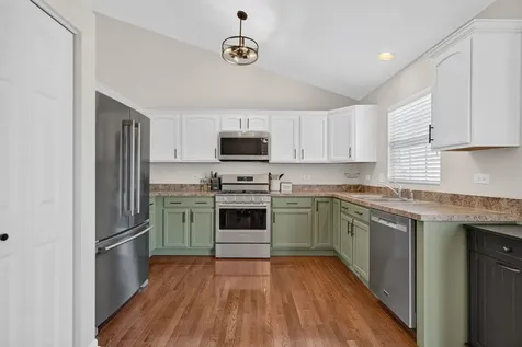 1713 Aaron Lane Joliet IL 60431
