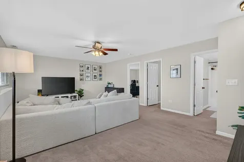 1713 Aaron Lane Joliet IL 60431