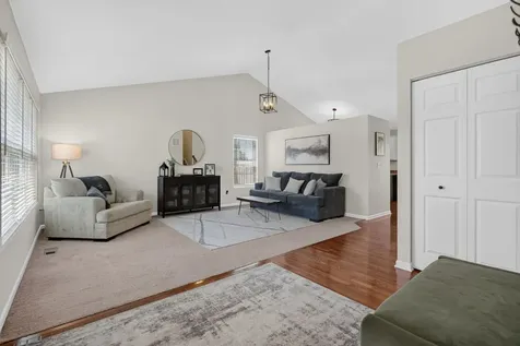 1713 Aaron Lane Joliet IL 60431