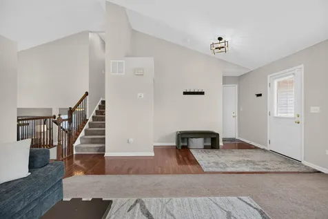 1713 Aaron Lane Joliet IL 60431