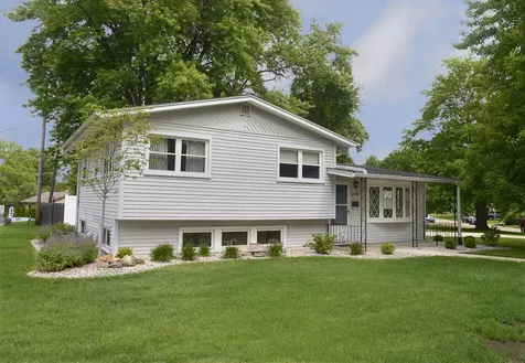 749 Fort Street Ottawa IL 61350