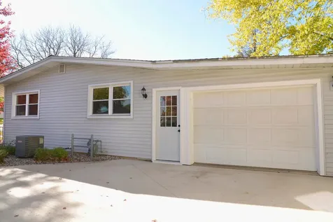 749 Fort Street Ottawa IL 61350